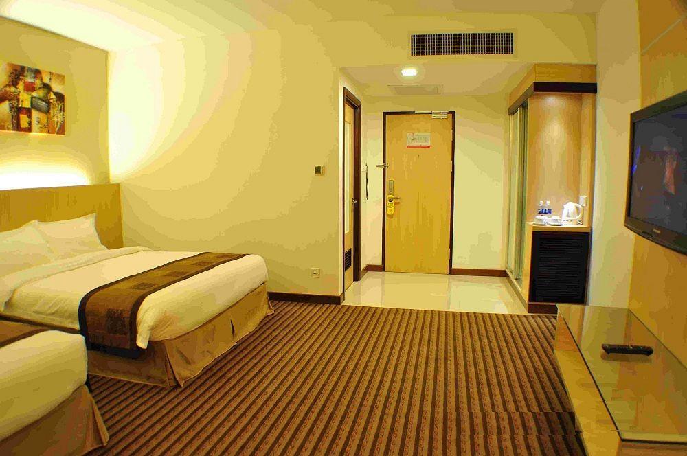 Dehome Boutique 3*