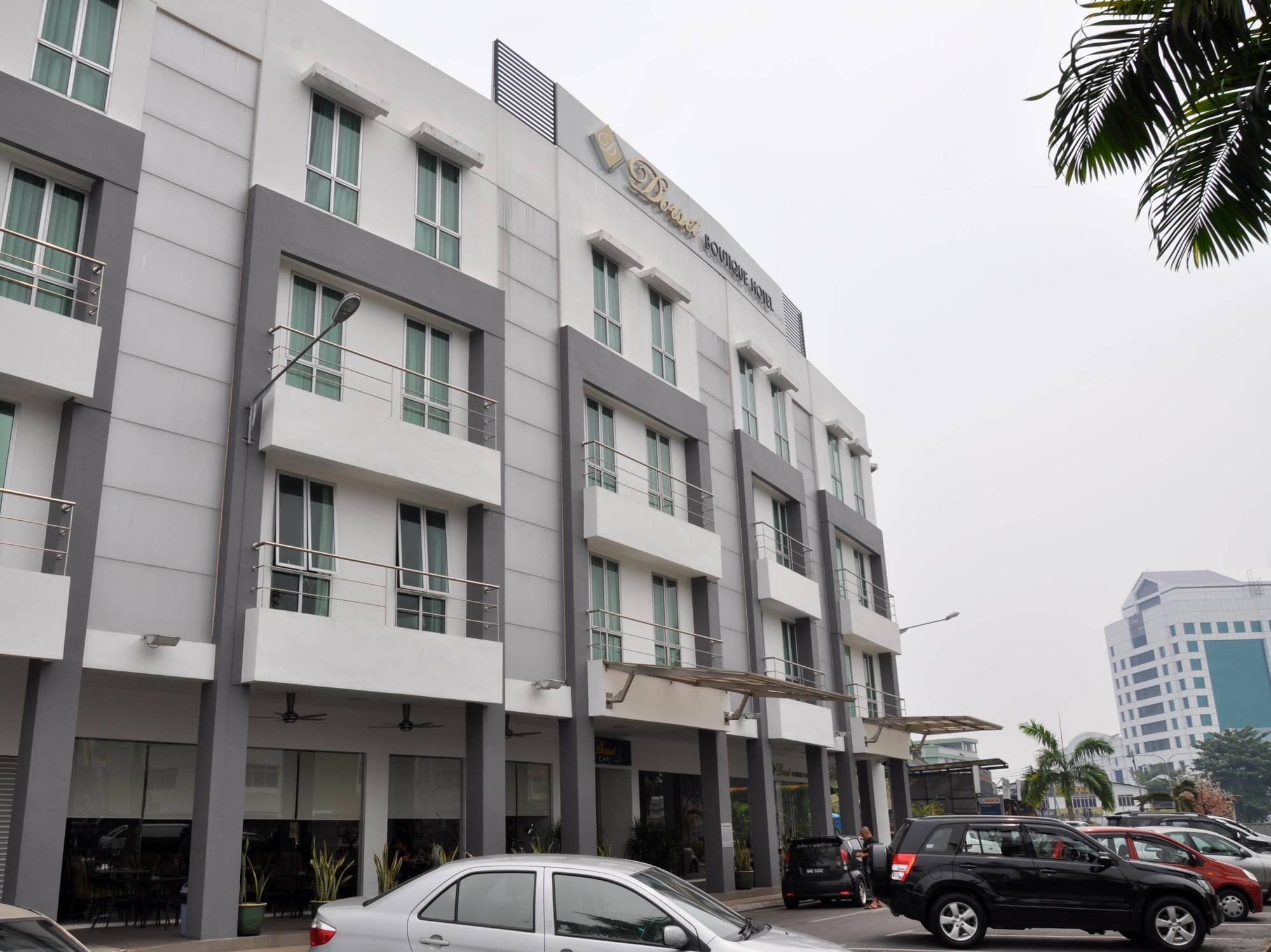 Dehome Boutique 3*